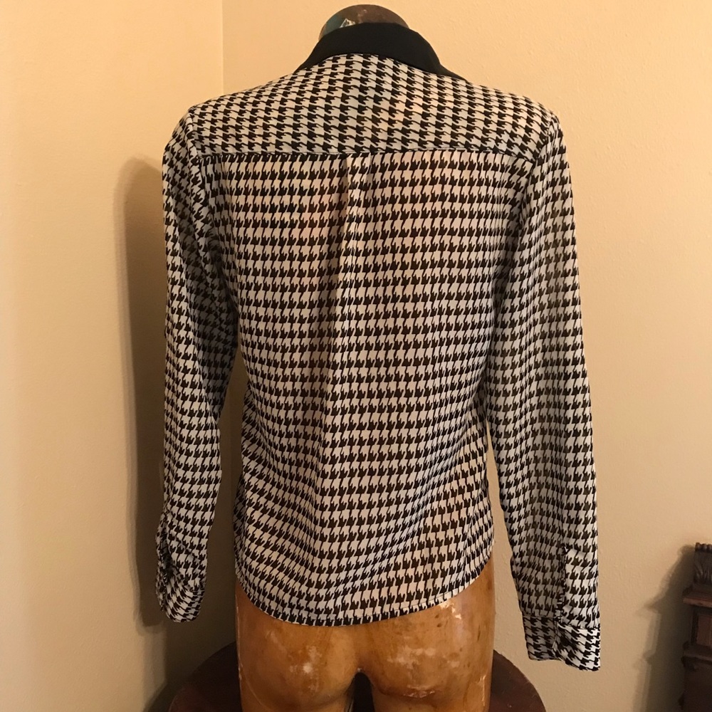 Black and White Houndstooth Blouse with Long Sleeves that Roll Up Button to 3/4 - Picture 8 of 8